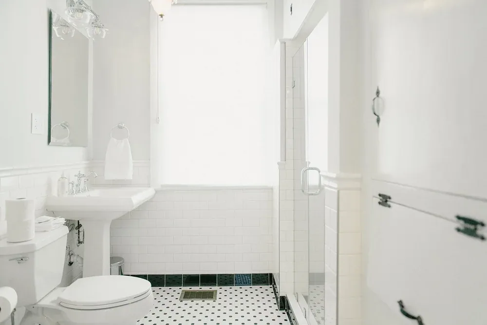 Clawfoot tub and bathroom detail